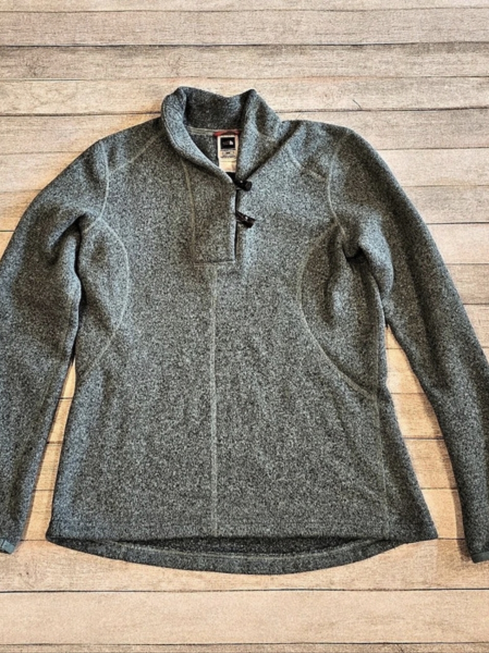 The North Face Crescent Shawl Collard Toggle Sweater In Green Heather